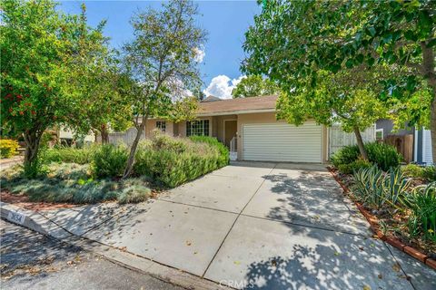 Photo of 3654 Urquidez Avenue, Glendale, CA 91208 (MLS # GD26078940)