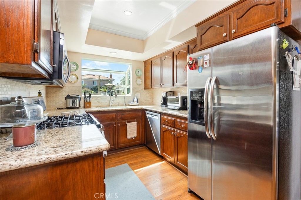 5503 Sunfield Avenue