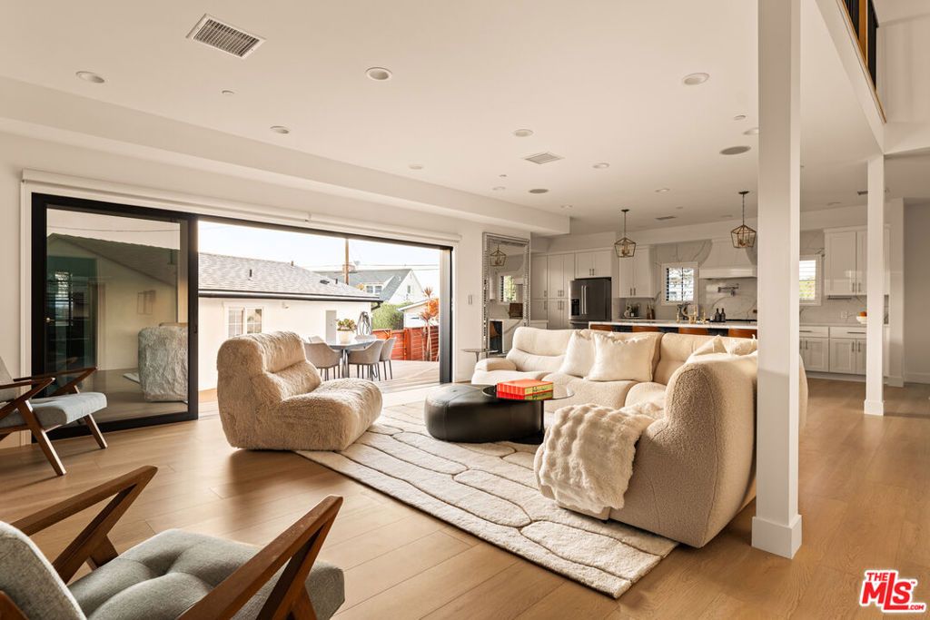 Photo of 7403 Stewart Avenue, Los Angeles, CA 90045 (MLS # 26661763)