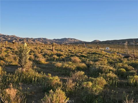 Photo of 54 Japatul Road, Apple Valley, CA 92308 (MLS # HD26064272)