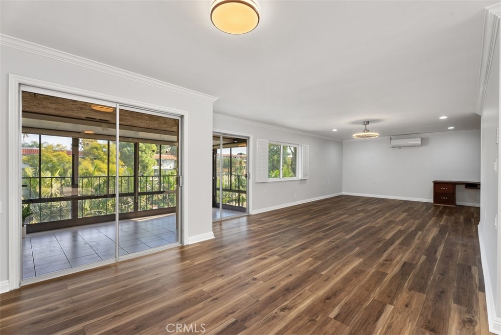 2392 Via Mariposa W 3B