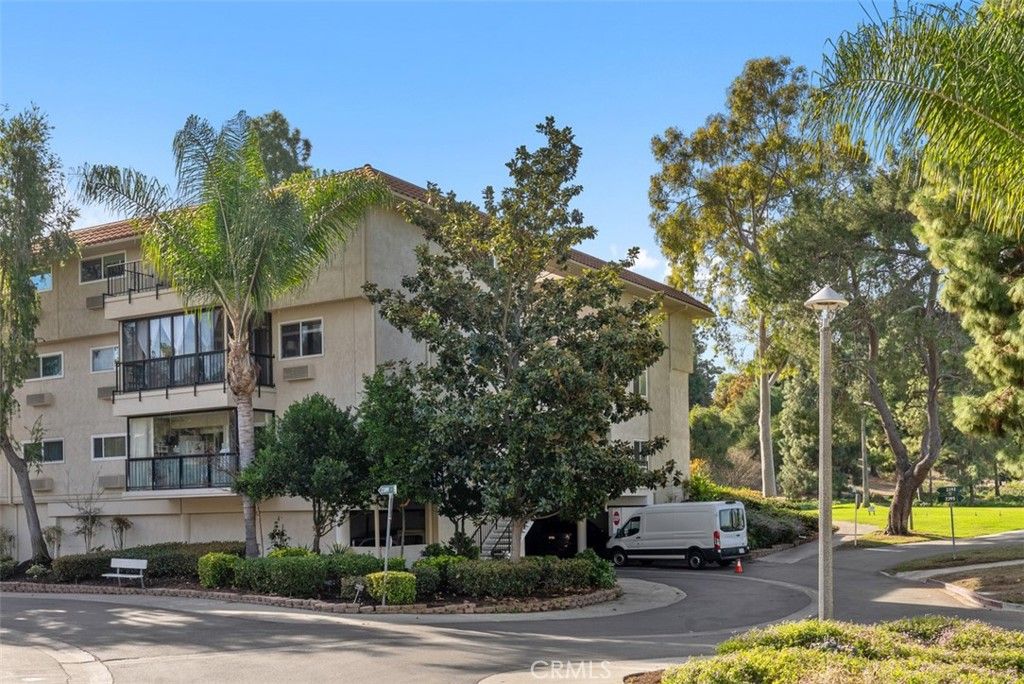 Photo of 2392 Via Mariposa W #3B, Laguna Woods, CA 92637 (MLS # OC25275586)