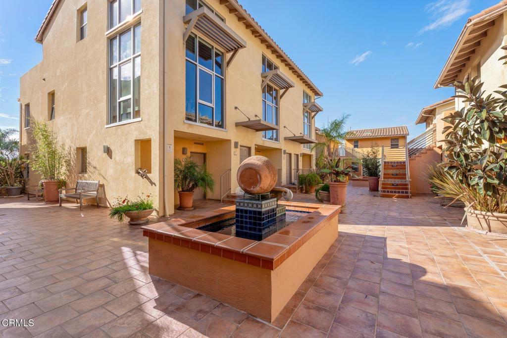 285 N Ventura Avenue 5