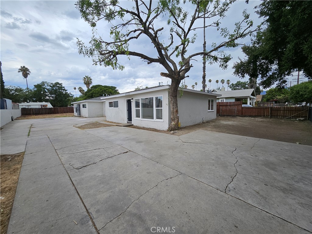940 N Sierra Way