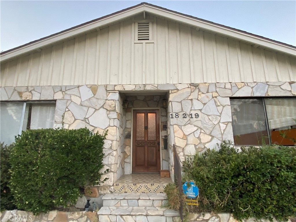 Photo of 18219 Rayen Street, Northridge, CA 91325 (MLS # SR25180883)