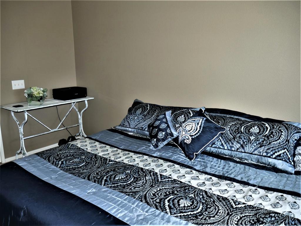 Palm Royale - Residential