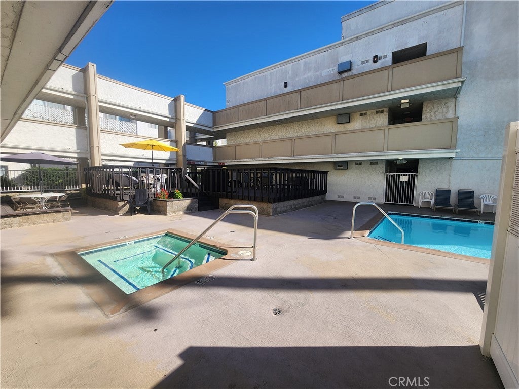 3565 Linden 115