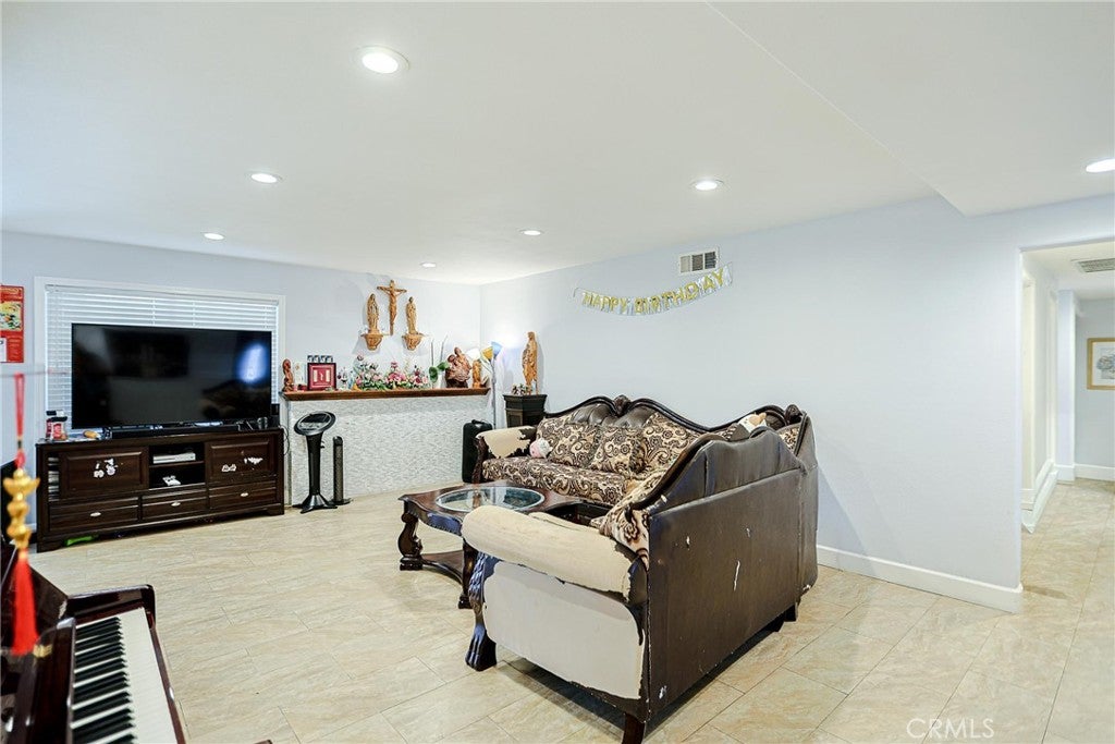 13401 Laux Circle