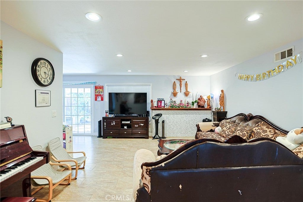 13401 Laux Circle