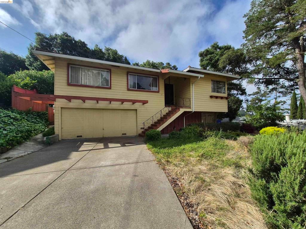 51 Elysian Fields Dr Dr, Oakland CA 94605