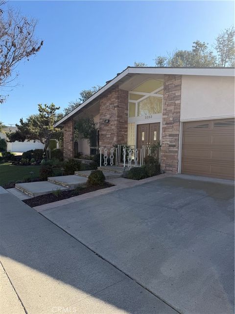 3252 Yellowtail Los Alamitos CA 90720