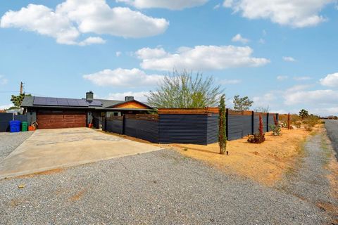 Photo of 57816 Saratoga Avenue, Yucca Valley, CA 92284 (MLS # 219141393DA)