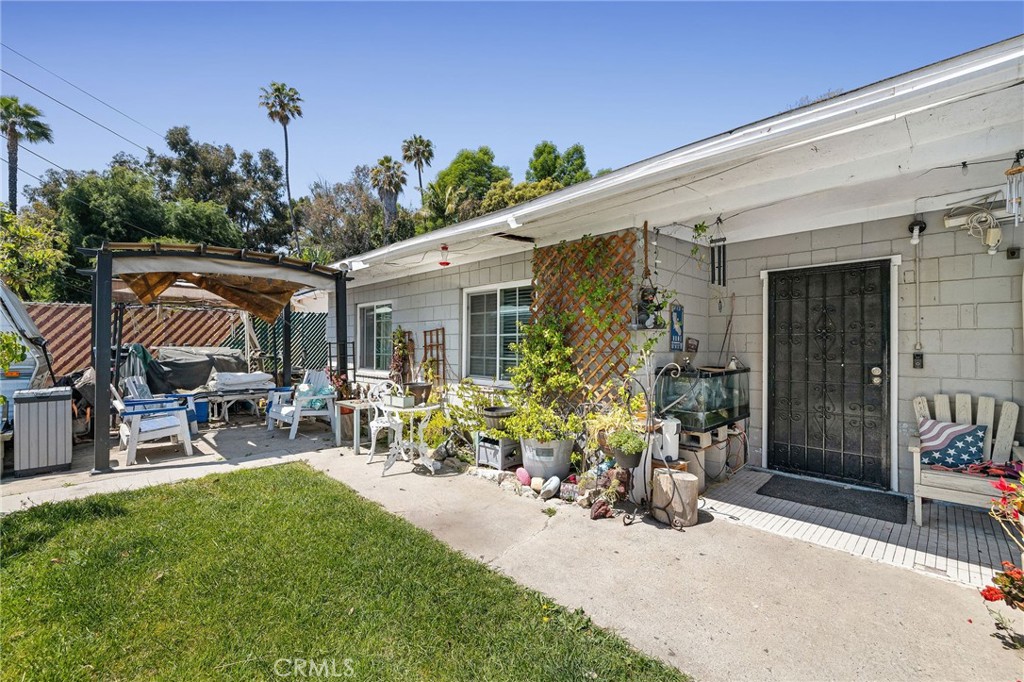 964 w 5th street