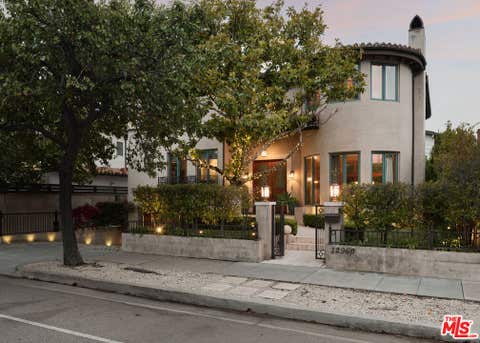 Photo of 12960 San Vicente Boulevard, Los Angeles, CA 90049 (MLS # 26876457)