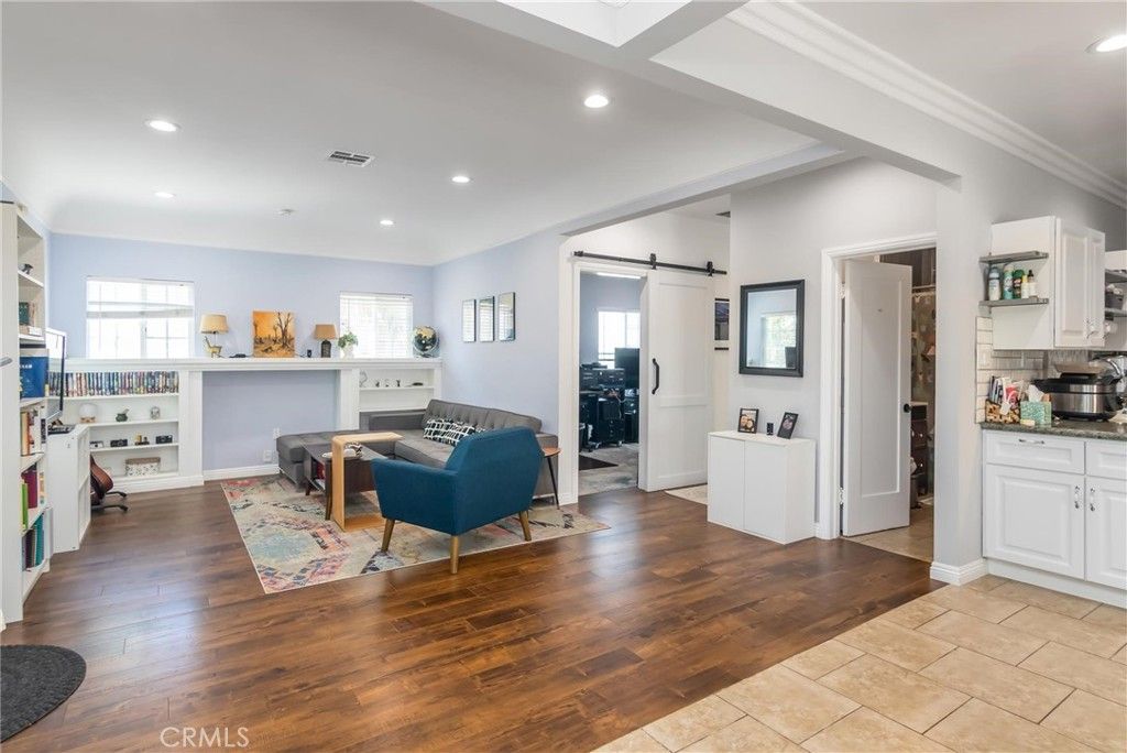 Photo of 14835 Kittridge Street, Van Nuys, CA 91405 (MLS # SR25154433)