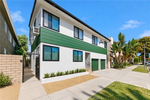 Photo of 1809 E Appleton ST, Long Beach, CA 90802 (MLS # PW26228231)