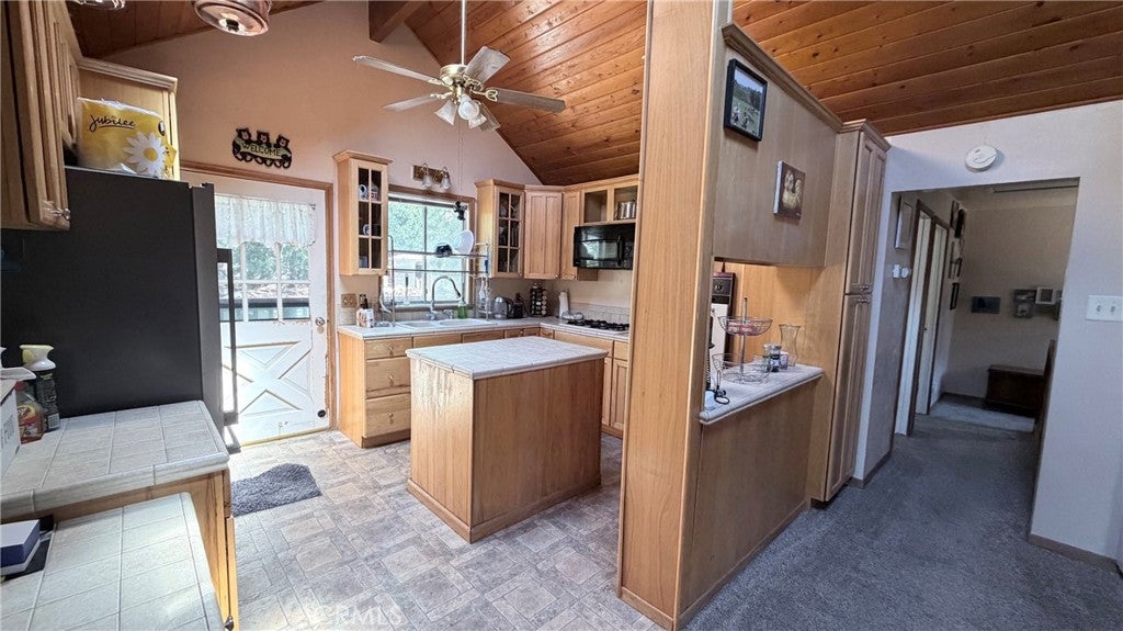 635 Acacia Dr