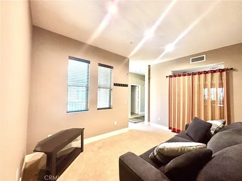 300 E 4th Street Unit 422, Long Beach, CA 90802 - MLS#: RS26006037