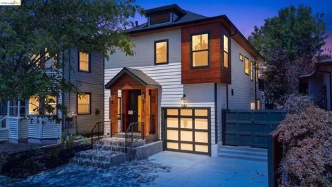 Photo of 546 61St St St, Oakland, CA 94609 (MLS # 41136055)