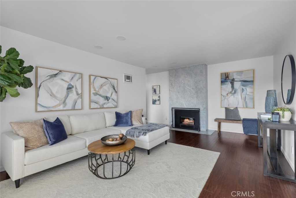 1914 Corinth Avenue 201