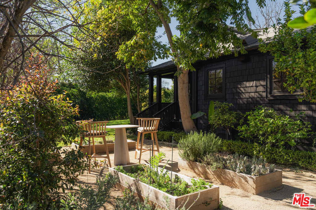 250 S Chadbourne Avenue