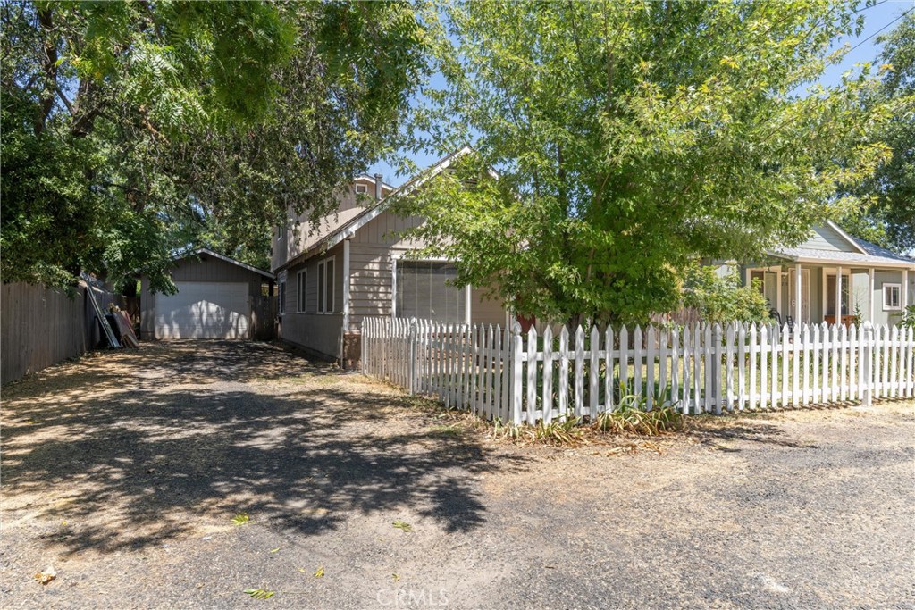 2213 Laurel Street