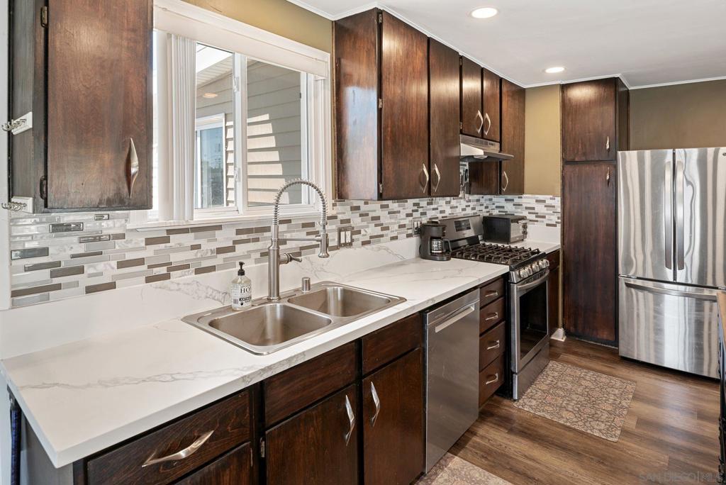 6353 Lake Albano Ave