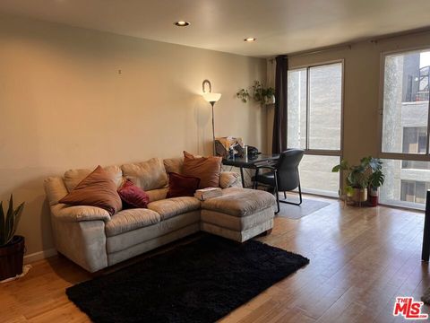 Photo of 800 W 1st Street #509, Los Angeles, CA 90012 (MLS # 26684067)