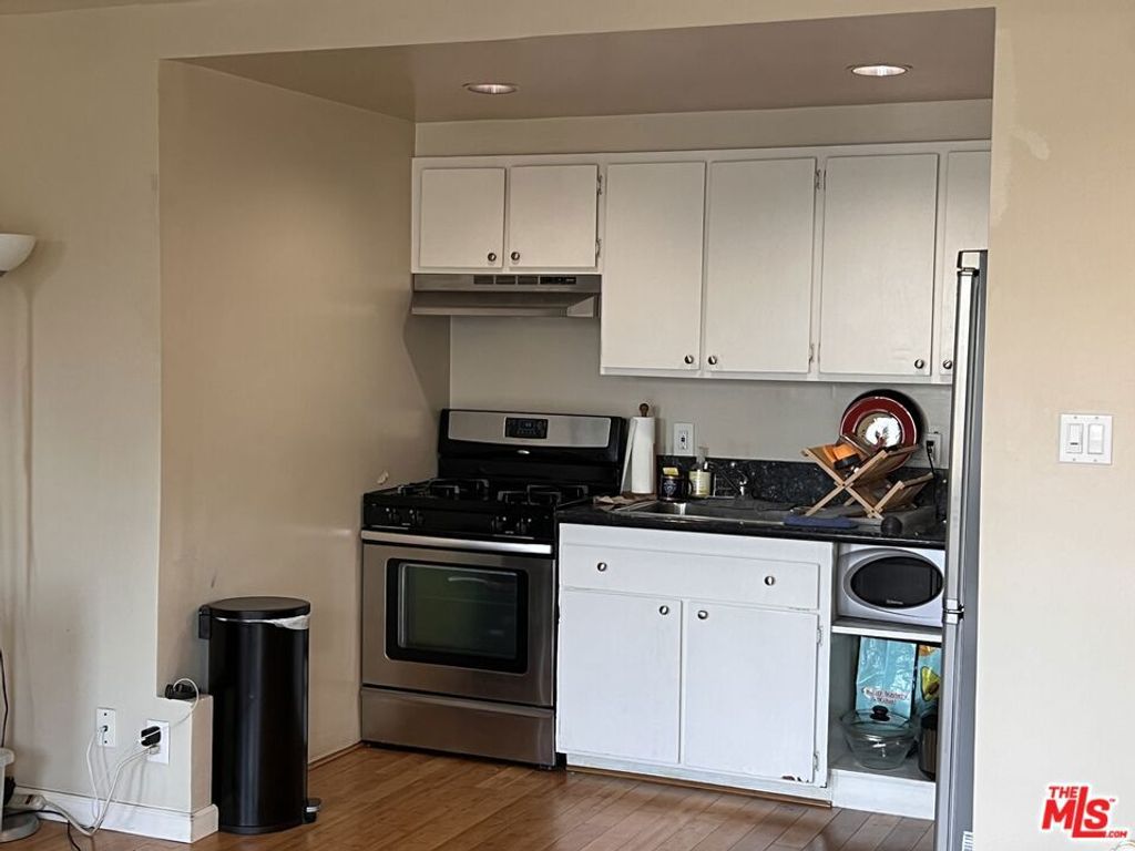 Photo of 800 W 1st Street #509, Los Angeles, CA 90012 (MLS # 26684067)