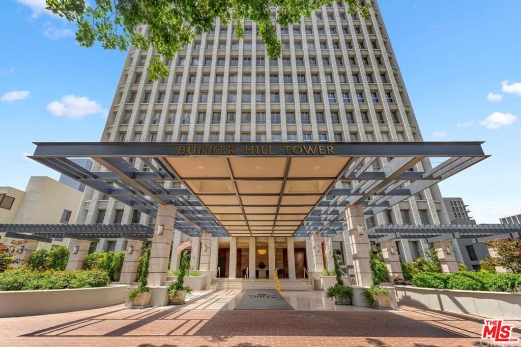 800 W 1st Street