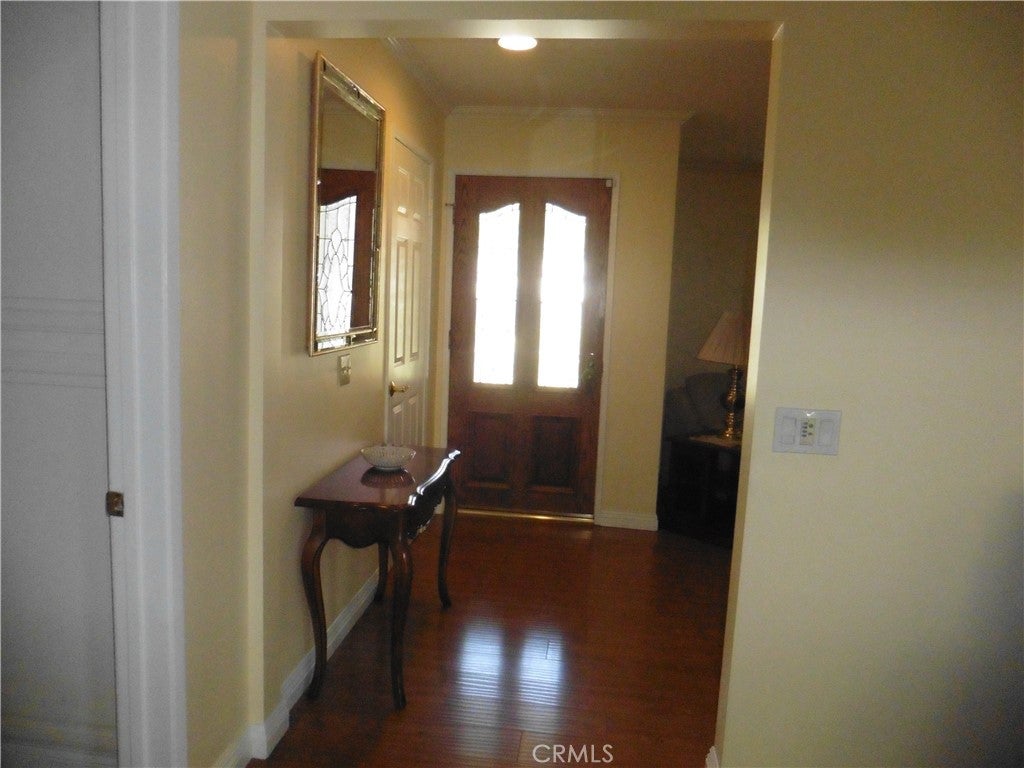 706 W Wistaria