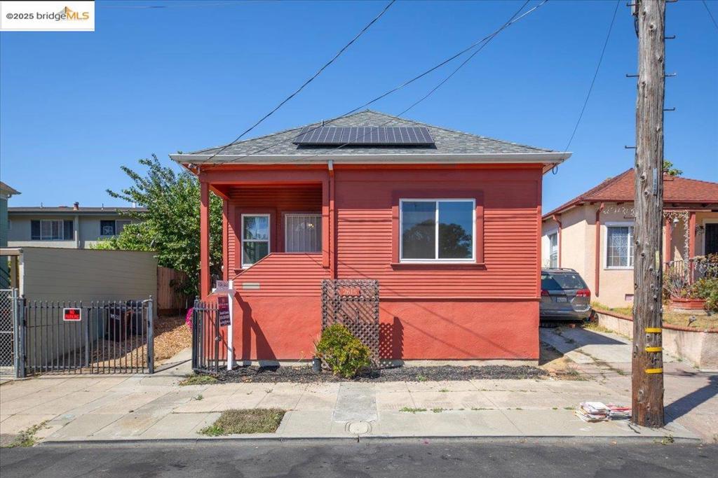 Charming 2-bedroom bungalow/condo alternative in the Fruitvale area of Oakland! Perfectly sized, this home offers all the essentials. Enjoy an updated kitchen with contemporary finishes, shutters throughout adding style & light control, and your own private driveway for off-street parking. Located just minutes from Hwy?580, major public transit lines, and Fruitvale’s shops & eateries. Great blend of comfort, convenience, and neighborhood character. Open Saturday, Sept 20th from 2-4PM.