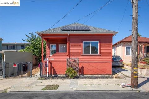 Photo of 2615 34Th Ave Ave, Oakland, CA 94601 (MLS # 41112000) Photo of 2615 34Th Ave Ave, Oakland, CA 94601 (MLS # 41112000)
