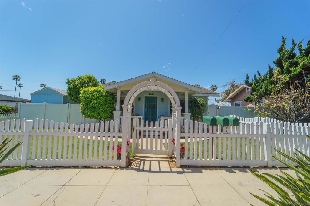 321 S Freeman