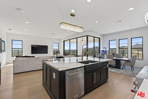 Tiny photo for 21166 Canyon View Place, Chatsworth, CA 91311 (MLS # 25585659)