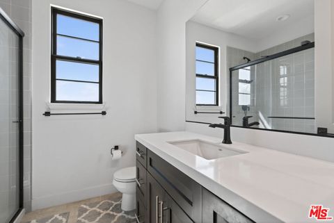 Tiny photo for 21166 Canyon View Place, Chatsworth, CA 91311 (MLS # 25585659)
