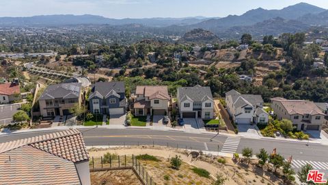 Tiny photo for 21166 Canyon View Place, Chatsworth, CA 91311 (MLS # 25585659)