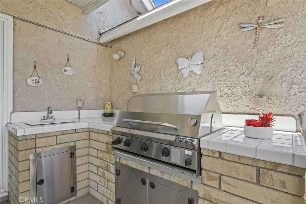 Long Beach, California 90808, United States, 3 Bedrooms Bedrooms, ,2 BathroomsBathrooms,Residential,Active,168925