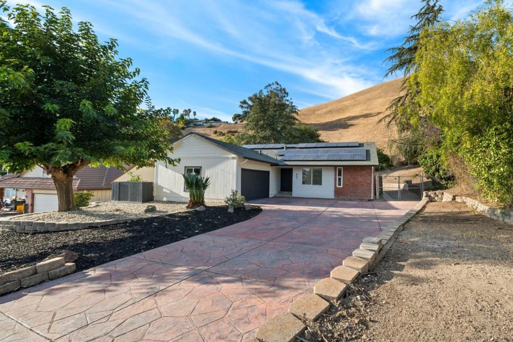 901 Boulder Drive