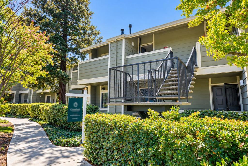 89 Castlebridge Drive