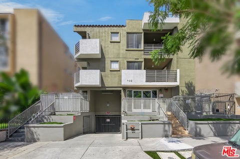 Photo of 709 S Kingsley Drive, Los Angeles, CA 90005 (MLS # 26873355)