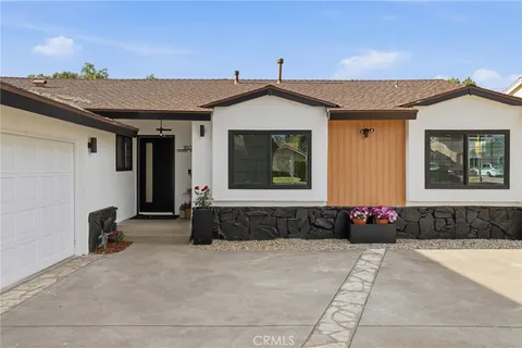 MLS: SR26100576
