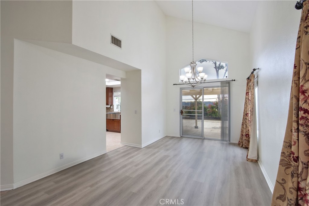 24055 Golden Pheasant