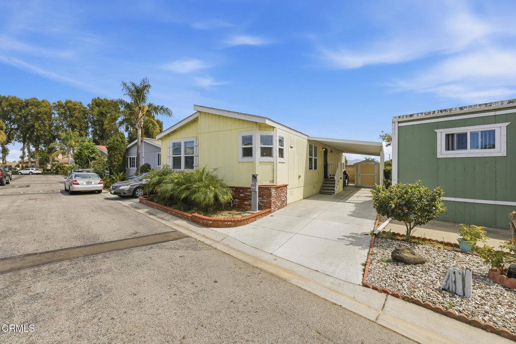 1657 Lime Avenue 87