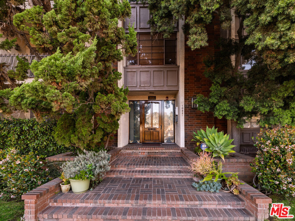 10327 Missouri Avenue 105