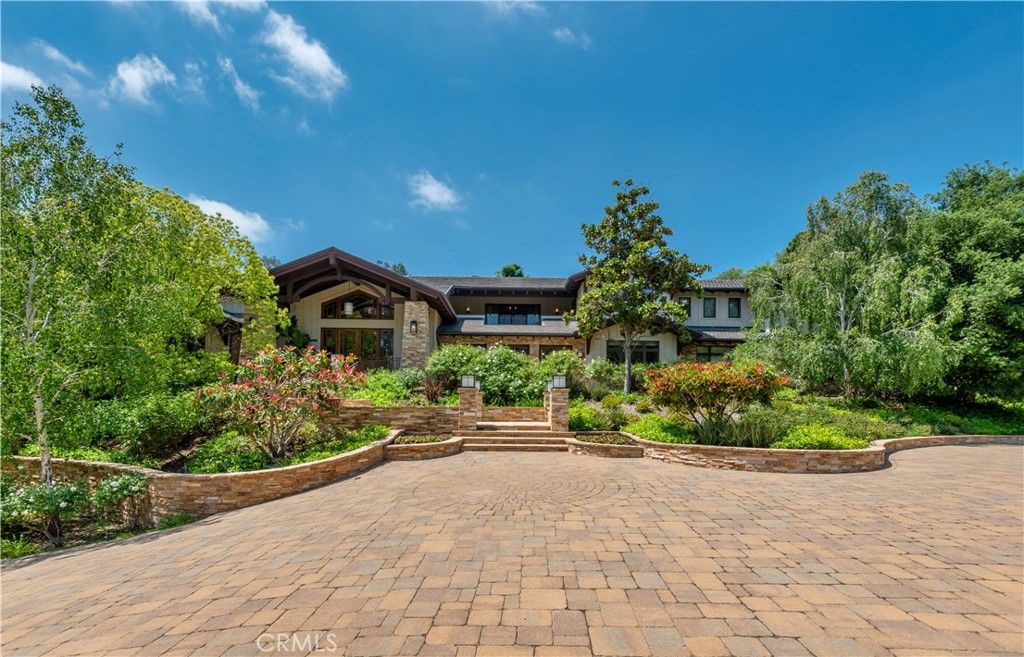 Photo of 5824 JED SMITH Road, Hidden Hills, CA 91302 (MLS # SR26012893)