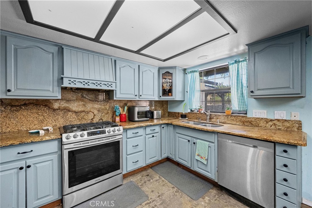712 W Avenue R8