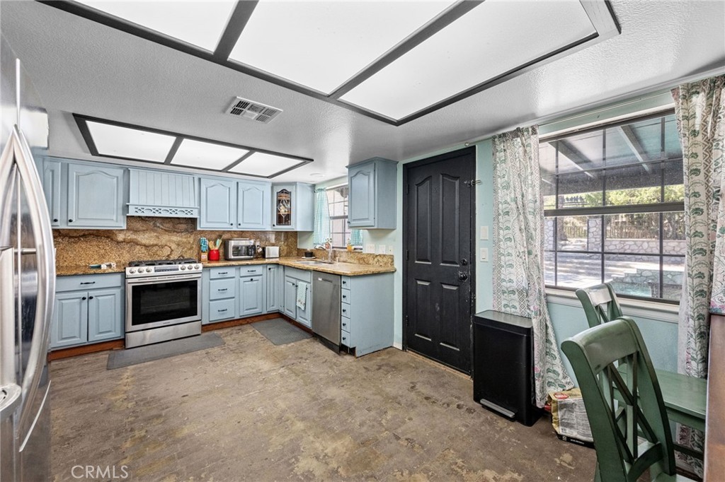 712 W Avenue R8