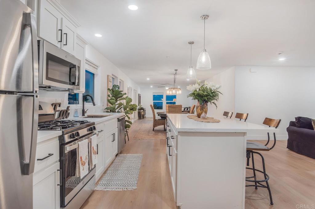 2203 Hyde Park