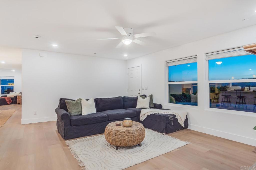 2203 Hyde Park